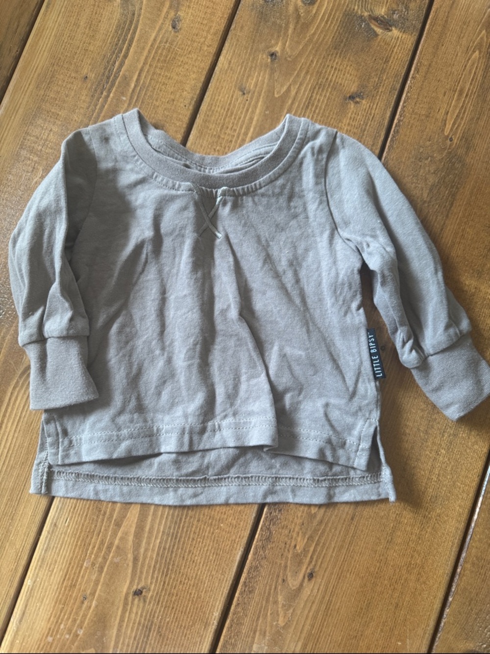 Little Bipsy Light Gray Long-Sleeve Crewneck Tee
